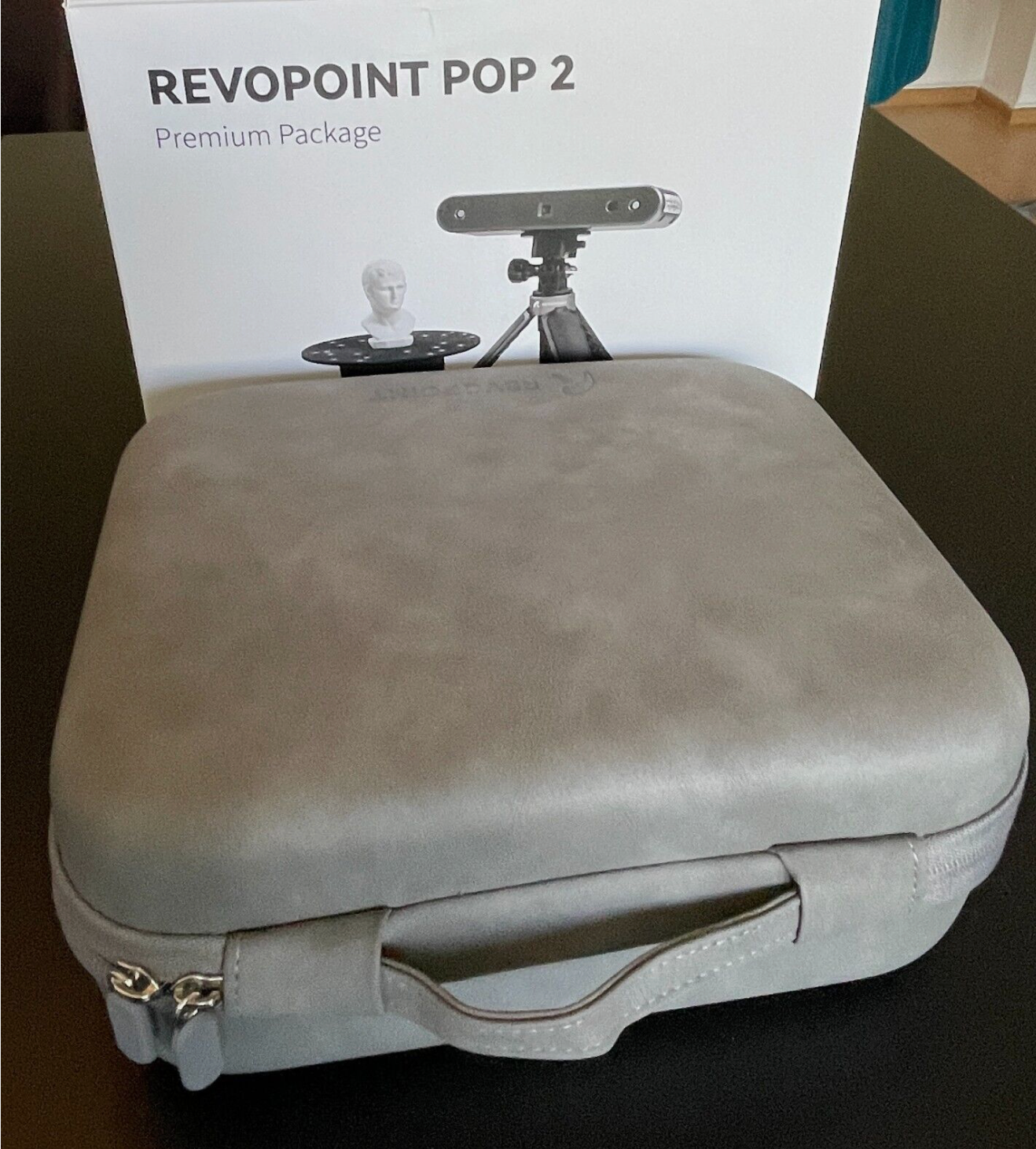 Revopoint POP 2 3D Scanner Premium Paket Handheld- und Stativscan